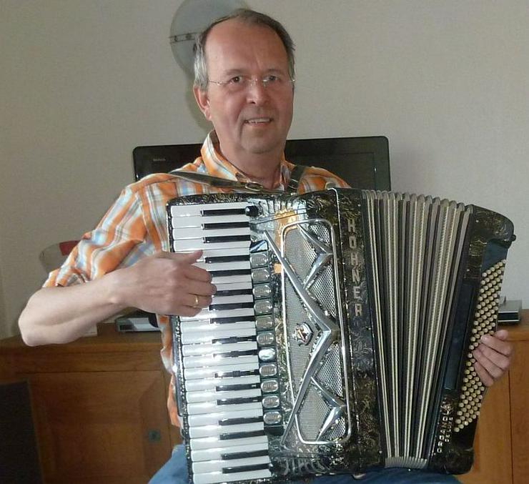 Bild 3: Akkordeonspieler in Nordhorn, Bad Bentheim, Gronau