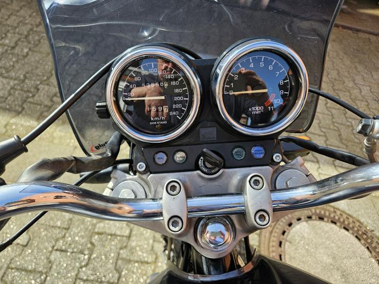 Bild 6: Honda CB 750 Seven Fifty mit 91 PS Motor 