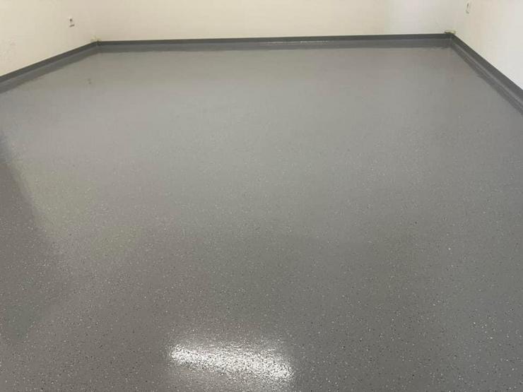 Bild 12: Industrieboden, Epoxidharz Bodenbeschichtung