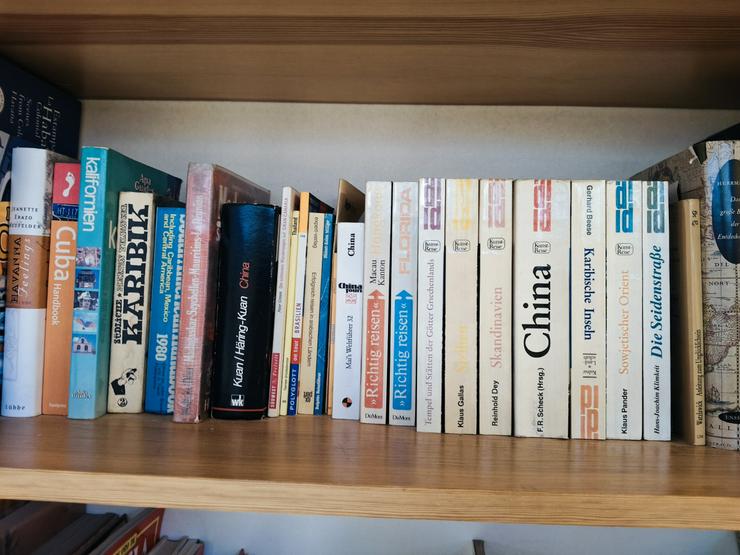 Bild 2: Reiseführer und Reisehandbücher