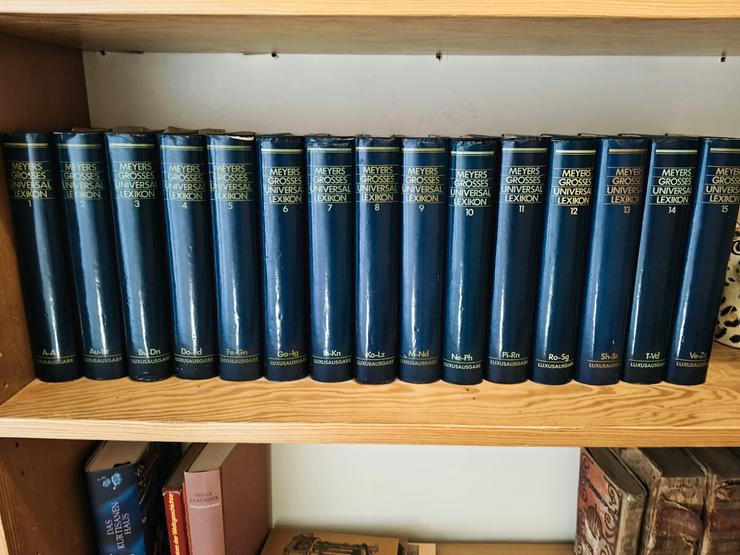 MEYERS GROSSES UNIVERSAL LEXIKON
