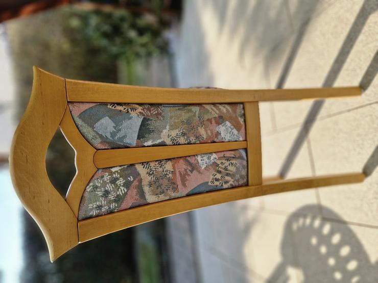 Bild 3: 6 Stühle Holz mit Stoffbezug