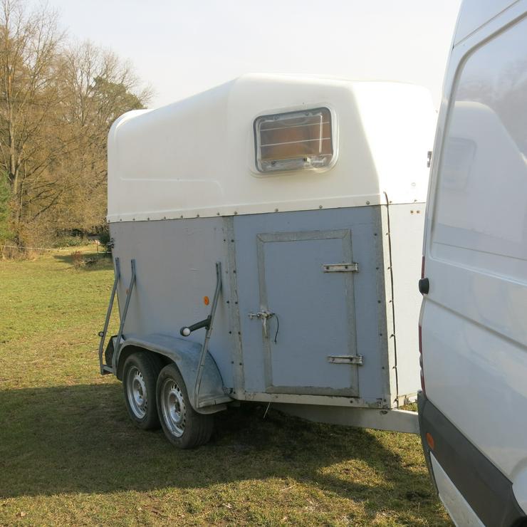 Bild 6: Pferdeanhänger