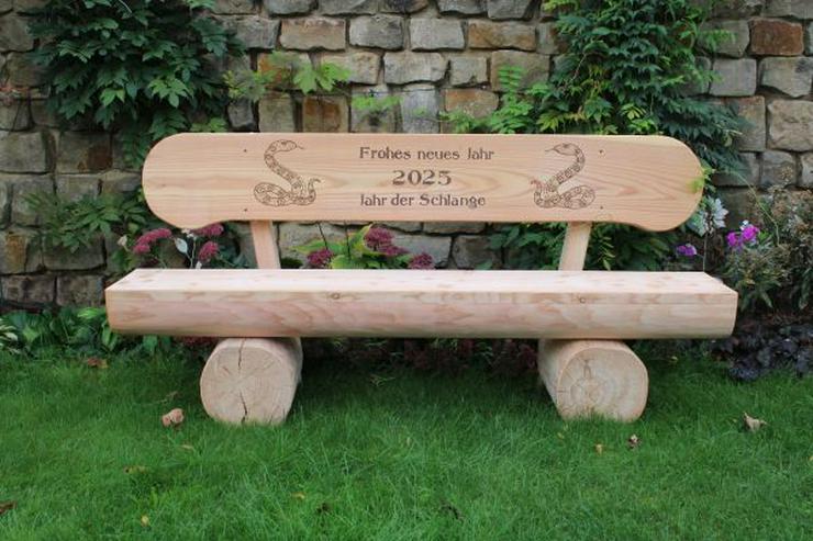 Bild 3: Gartenbank aus Holz mit Gravur. Ostern Geschenk. Krongartmöbel.