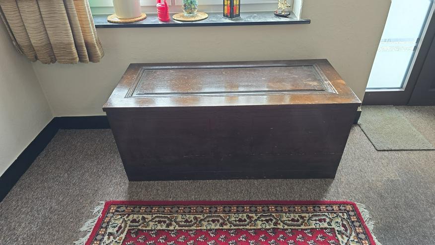 Truhe 2, dunkel, massiv mit 3 Fächern