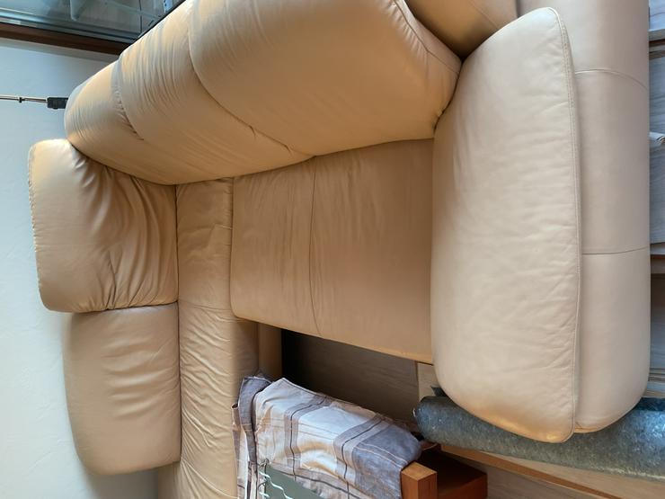 Bild 4: Echt Ledereckcouch mit Federkern Farbe Apricot.