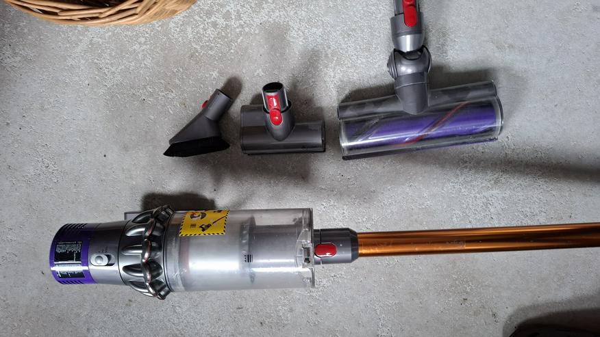 Verkaufe Dyson V10 - Weitere - Bild 1