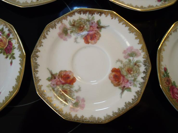 Bild 6: Kaffe Tee Service - Blumenmuster und Goldrand 6 Stück + Silber servieten .