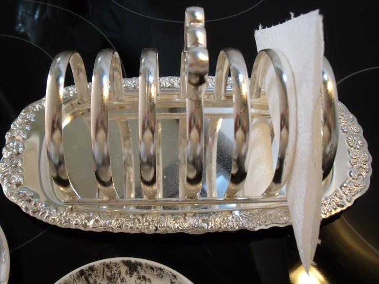 Bild 12: Kaffe Tee Service - Blumenmuster und Goldrand 6 Stück + Silber servieten .