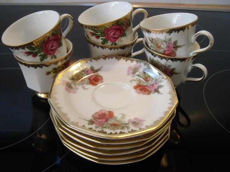 Bild 10: Kaffe Tee Service - Blumenmuster und Goldrand 6 Stück + Silber servieten .