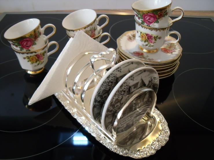 Bild 17: Kaffe Tee Service - Blumenmuster und Goldrand 6 Stück + Silber servieten .