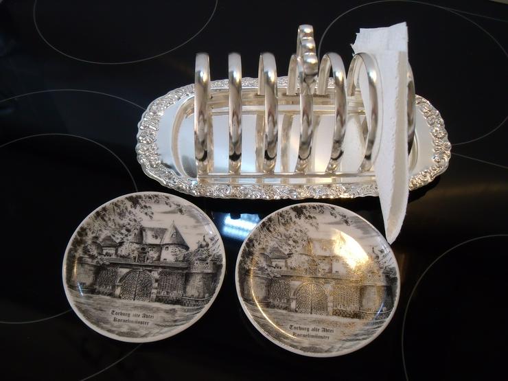 Bild 14: Kaffe Tee Service - Blumenmuster und Goldrand 6 Stück + Silber servieten .