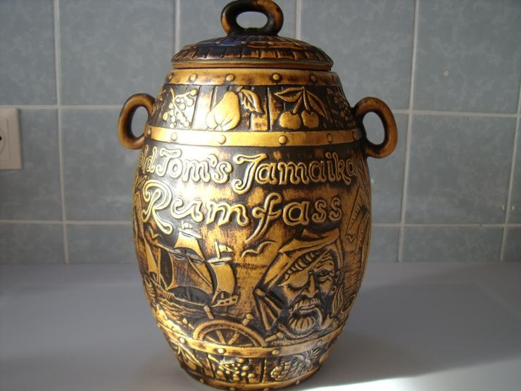 Bild 13: Vase kerzenständer , Teller , Fass . Figuren , kerzenständer , vasen + Geschenk .