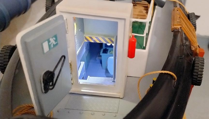 Bild 8: RC Modellschiff, realitätsnahe Einrichtung, Unikat kein Bausatz!