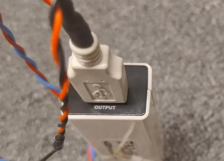 Bild 10: Modell Fernsteuerung 35 MHz, 6 Kanal mit Empfänger, Sender- u. Empf.- Akku