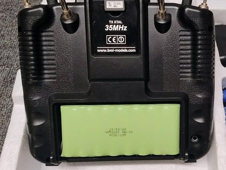 Bild 4: Modell Fernsteuerung 35 MHz, 6 Kanal mit Empfänger, Sender- u. Empf.- Akku