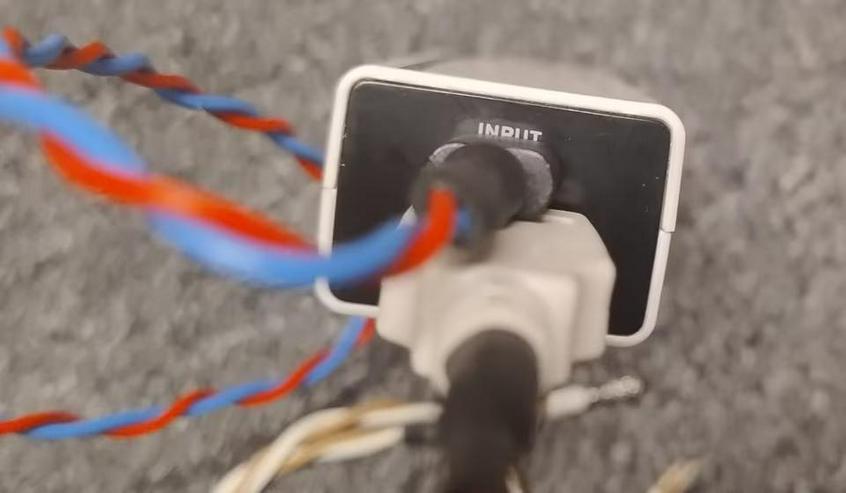 Bild 9: Modell Fernsteuerung 35 MHz, 6 Kanal mit Empfänger, Sender- u. Empf.- Akku