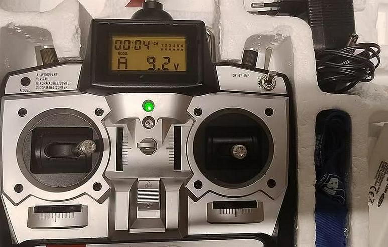 Bild 2: Modell Fernsteuerung 35 MHz, 6 Kanal mit Empfänger, Sender- u. Empf.- Akku