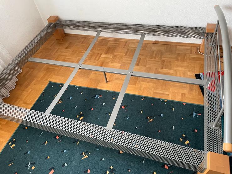 Bild 4: Jugend Bett in der Größe 140x200cm.