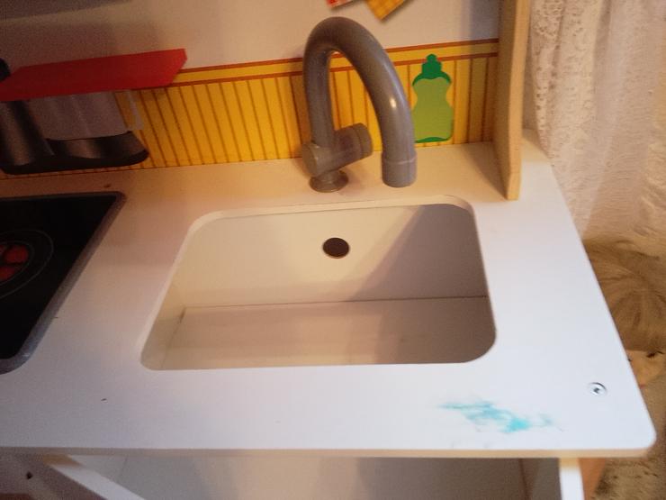 Bild 7: Spielküche gut erhalten aus Holtz mit Ton und div Zutaten