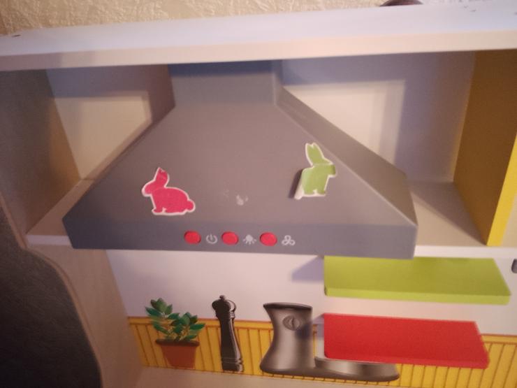 Bild 5: Spielküche gut erhalten aus Holtz mit Ton und div Zutaten