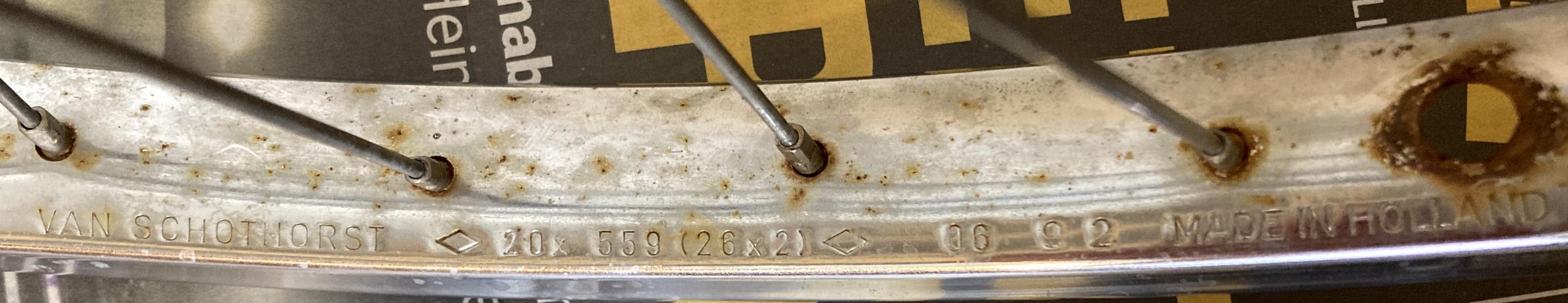 Bild 3: Vorderrad Laufrad mit Stahlfelge ⬨ 20×559 (26×2) ⬨ 06 9 2