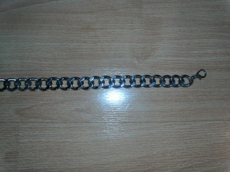 Bild 3: Kurze, dicke Panzerkette, silber farbig ( Modeschmuck)