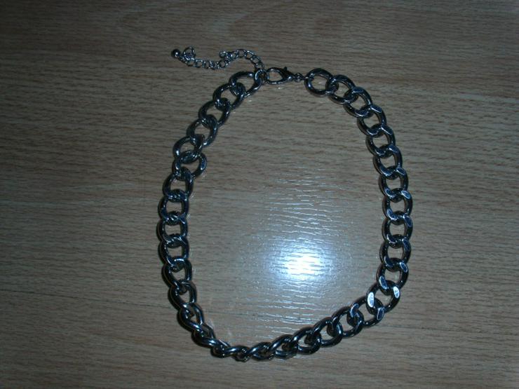 Kurze, dicke Panzerkette, silber farbig ( Modeschmuck)