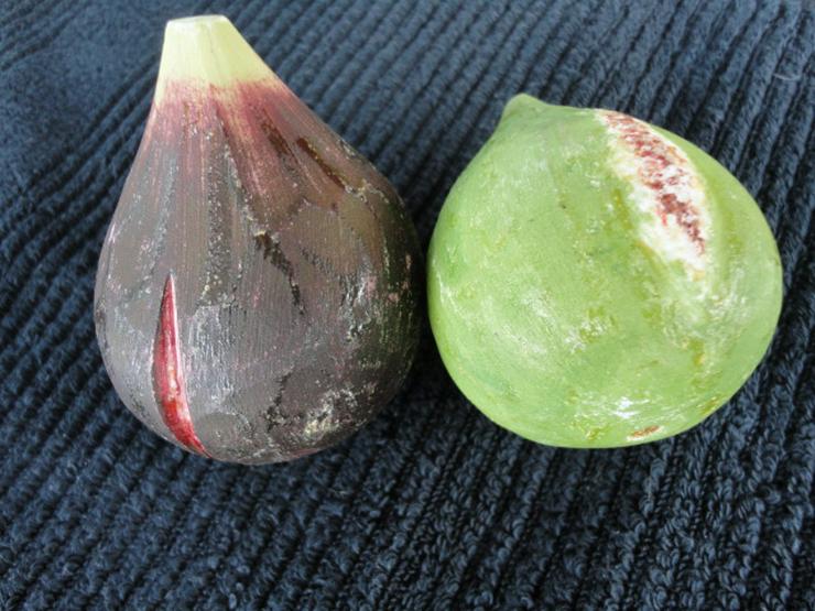 Skulptur Feigen aus Marmor, 2 Stck, lilafarben und grün - Figuren & Objekte - Bild 1