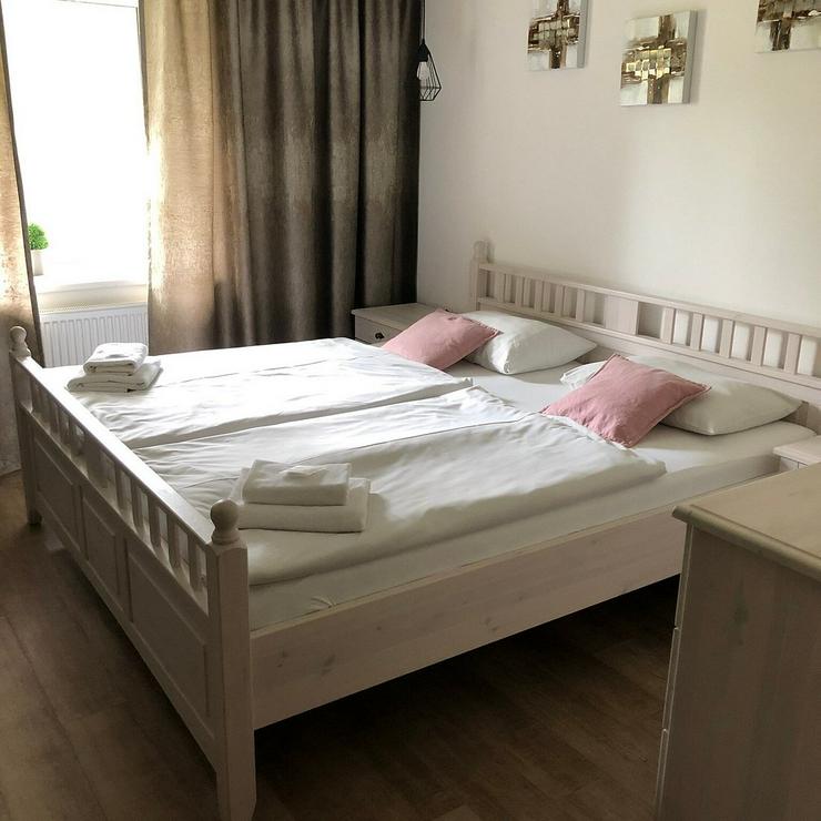 Bild 7: Landhaus Vollholz -Bett Weiß (180x200) + 2 Lattenroste