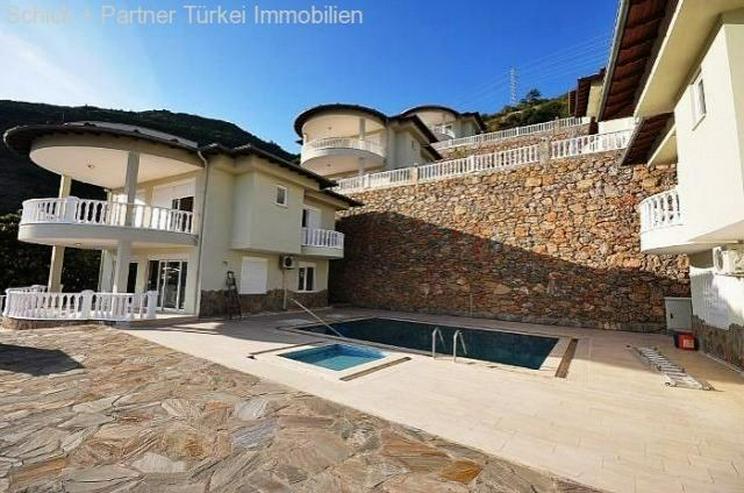 Vollmöblirte Luxusvilla in Alanya Tepe dem exklusiven Villenviertel - Auslandsimmobilien - Bild 3