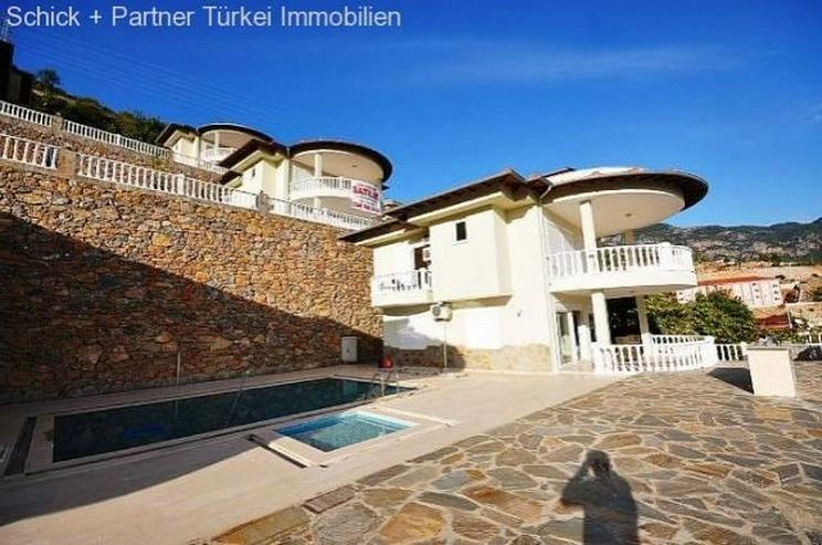 Bild 2: Vollmöblierte Luxusvilla mit Traumpanorama, Pool und Garage