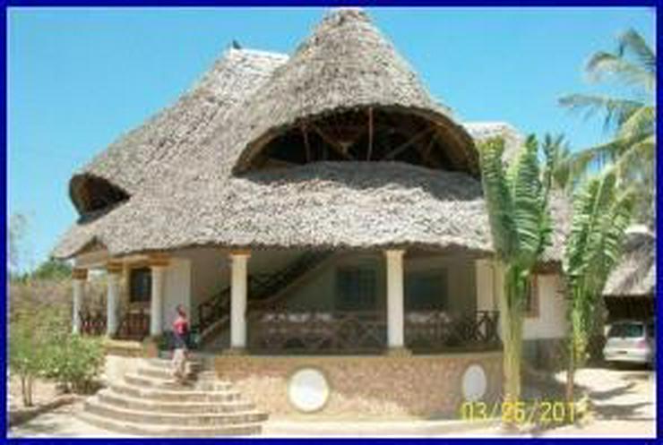 Afrikanische Villa, nur wenige Meter vom Ozean entfernt. - Auslandsimmobilien - Bild 1